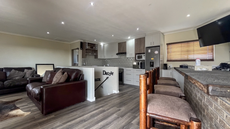 To Let 4 Bedroom Property for Rent in Country Club Western Cape